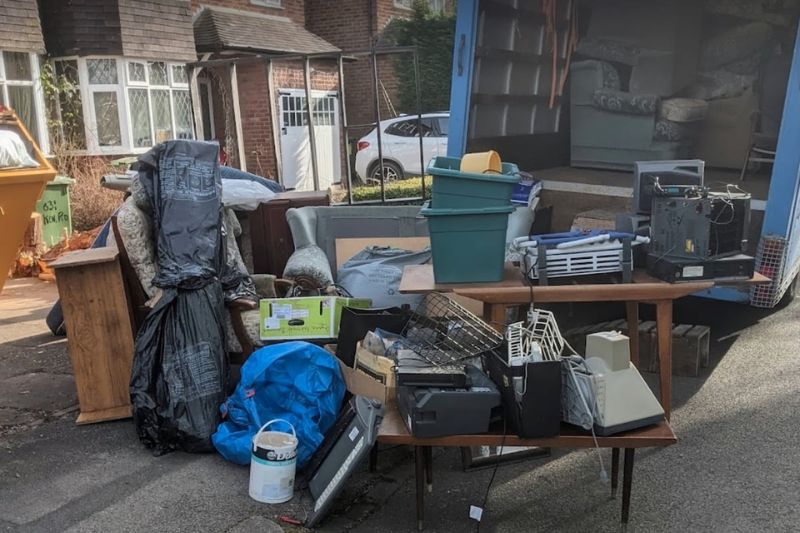 Rubbish Removal in Farnham: Quick and Effective Clearance Services